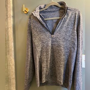 Lululemon quarter zip, no signs of wear